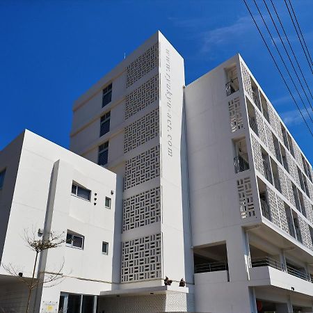 Апарт отель アルセ琉球ハーバーステイ Urasoe Экстерьер фото