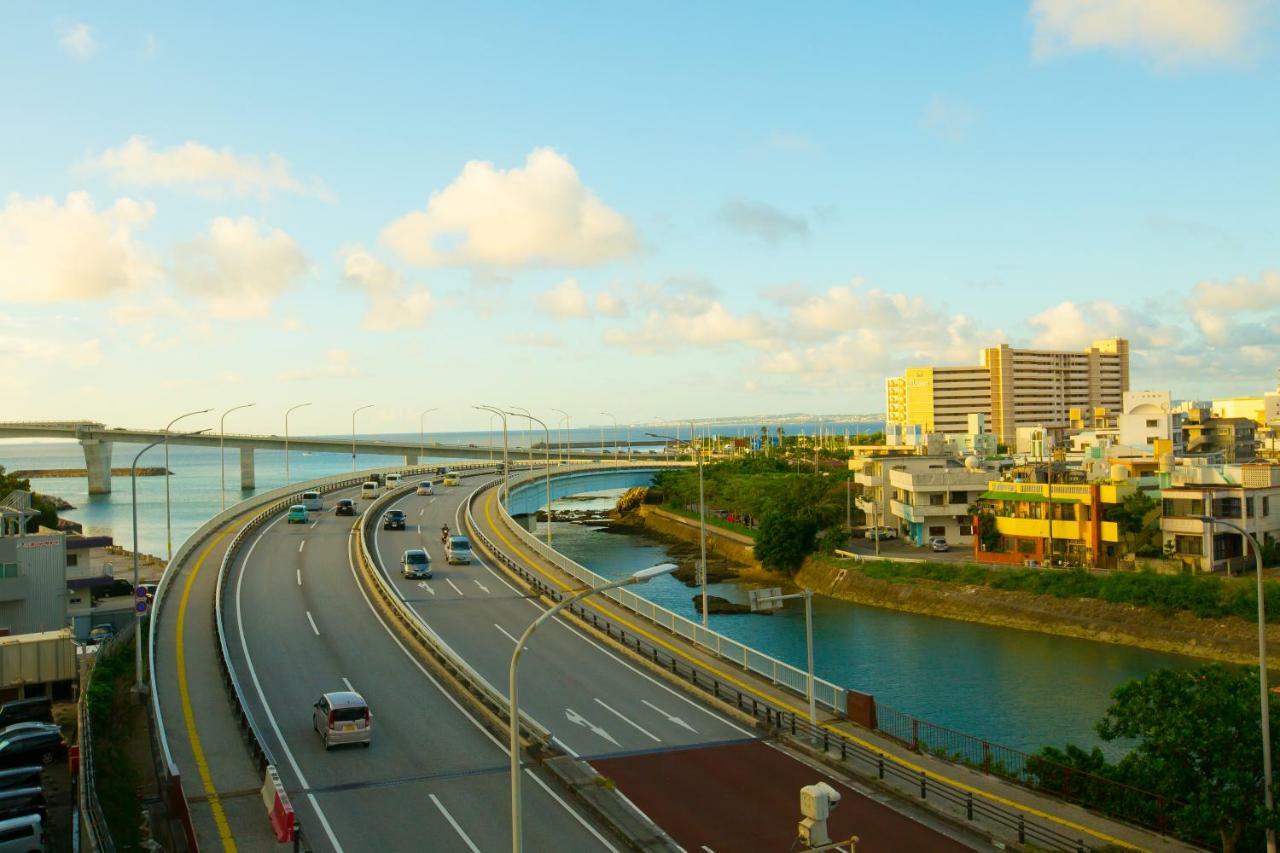 Апарт отель アルセ琉球ハーバーステイ Urasoe Экстерьер фото